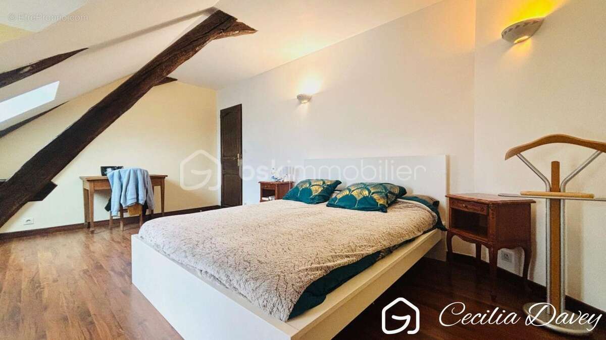 Maison à VILLENEUVE-SUR-YONNE