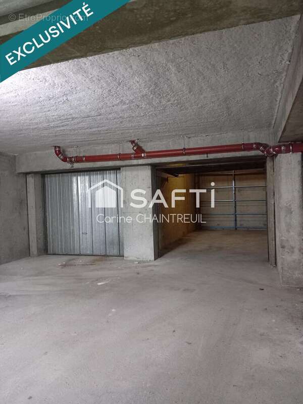 Photo 2 - Parking à LYON-8E