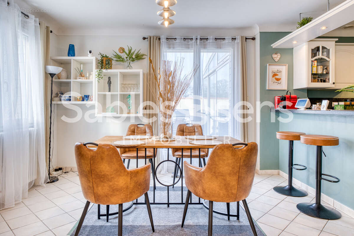 Maison à LES CLOUZEAUX