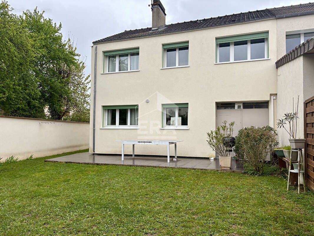 Maison à VILLEPREUX