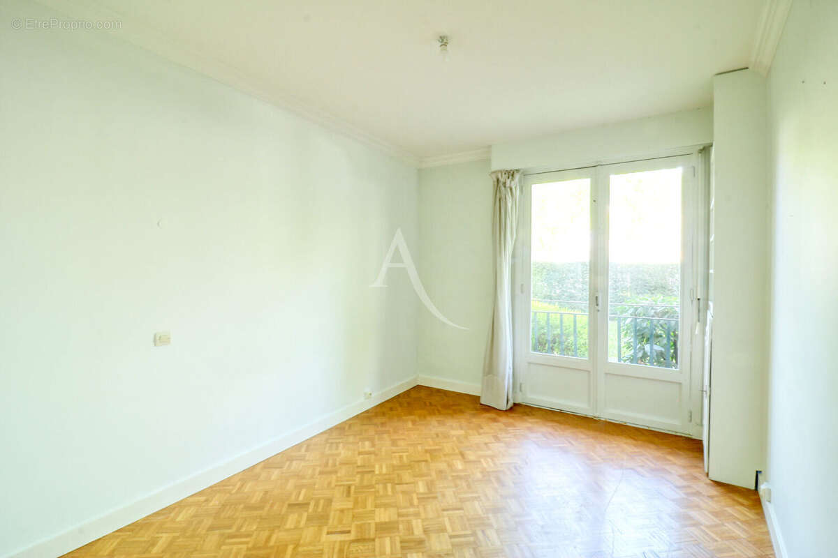 Appartement à LE PLESSIS-ROBINSON