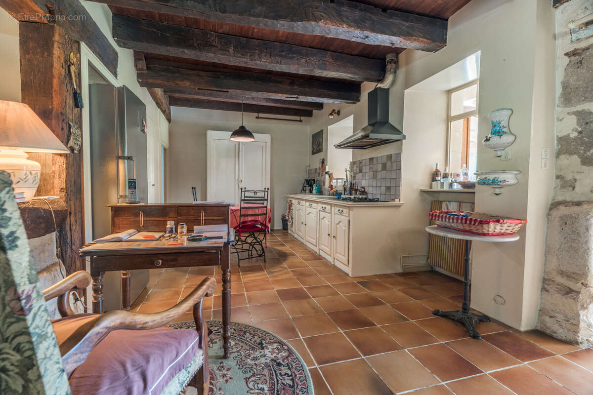 Maison à SAINTE-COLOMBE-DE-VILLENEUVE