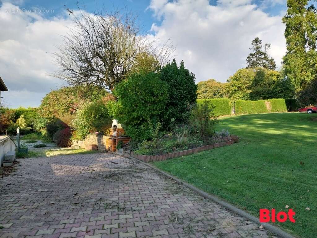 Maison à CHATILLON-EN-VENDELAIS