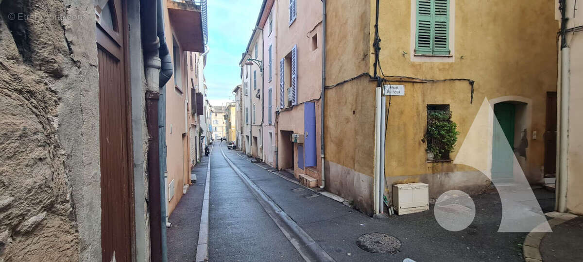 Appartement à LE MUY