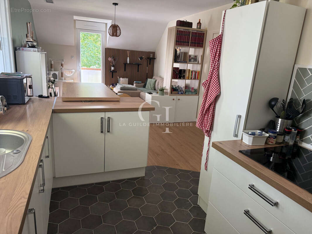 Appartement à LES PONTS-DE-CE