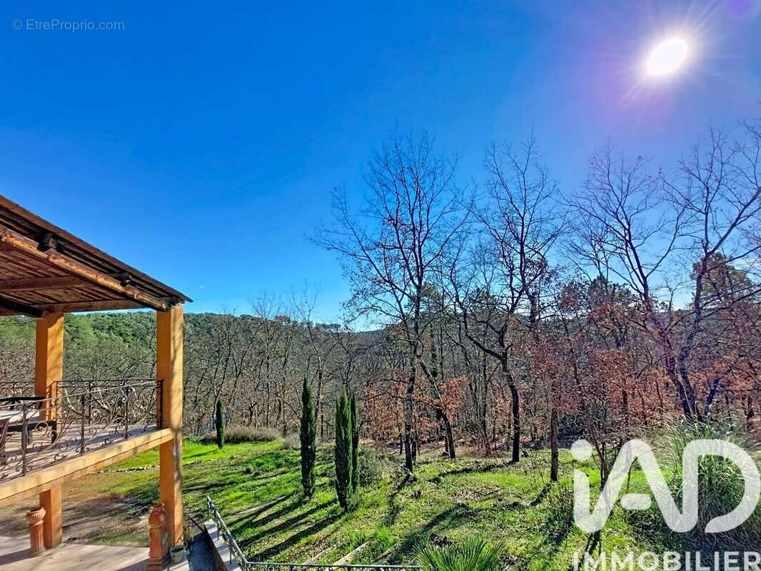 Maison 158 m² à Saint-Paul-En-Foret  - photo 3