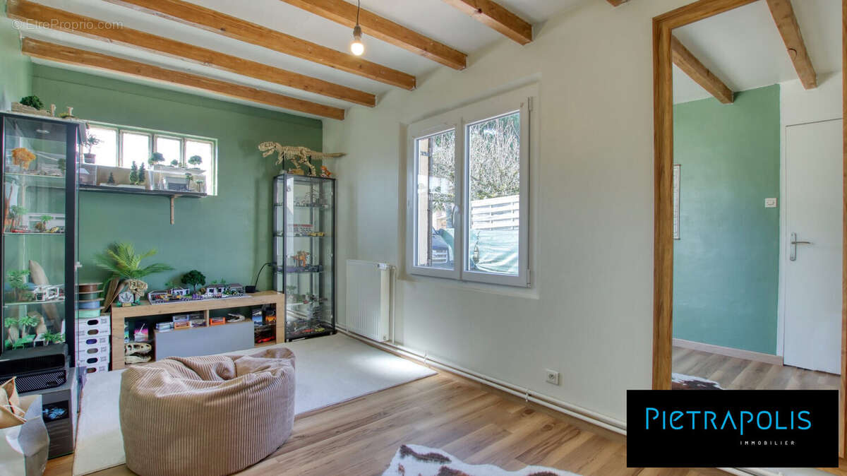 Maison 110 m² à Saint-Romain-De-Jalionas  - photo 7