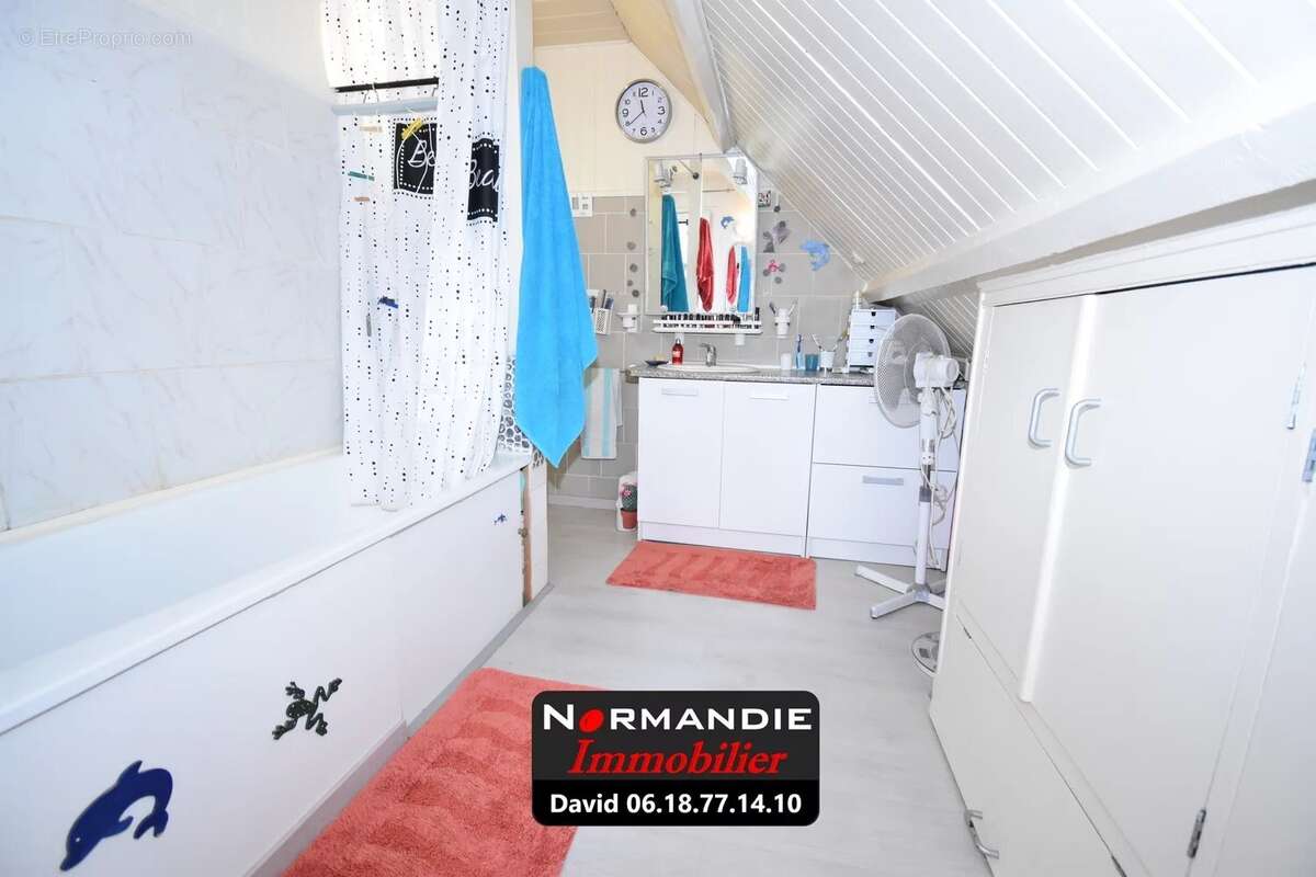 Maison à MALAUNAY