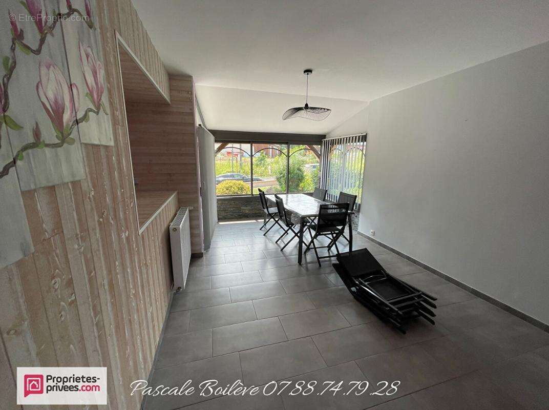 Maison à MOULIHERNE