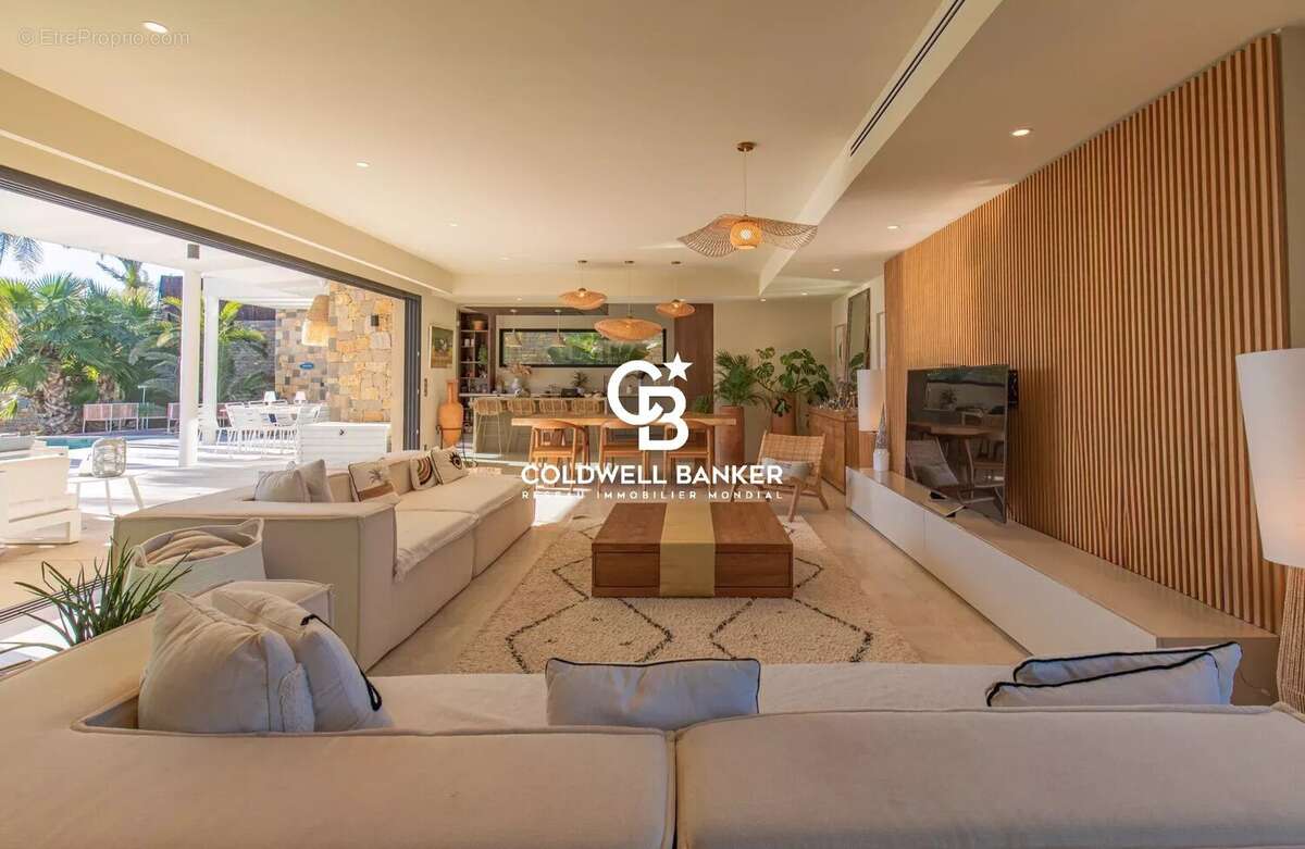 Maison à CARQUEIRANNE