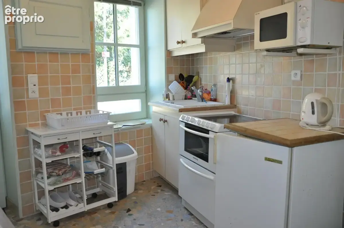 Belle maison de village, avec 2 chambres et terrain constructible de 2026 m2 - photo 3
