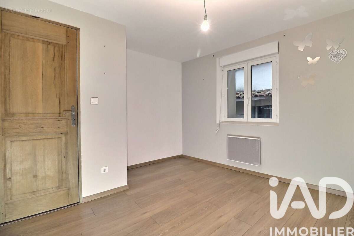 Maison 85 m² à Revest-Du-Bion  - photo 9
