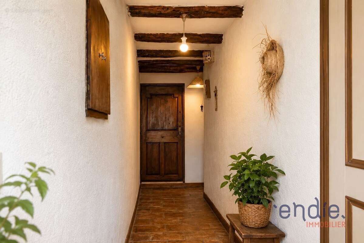 Maison à LORGUES