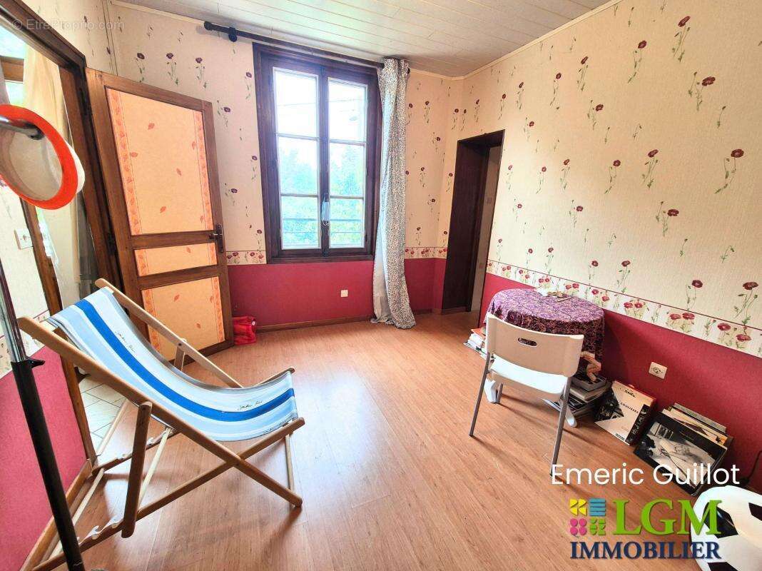 À VENDRE – Maison familiale de 128 m² avec jardin clos et arboré de 905 m² - Grand Garage - à Thoré-la-Rochette (41100) - photo 6