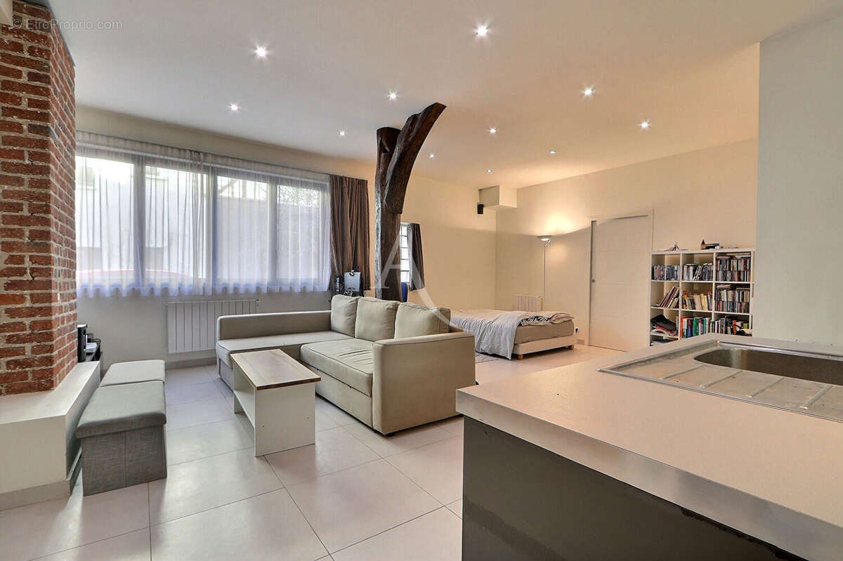 Appartement à AUBERVILLIERS