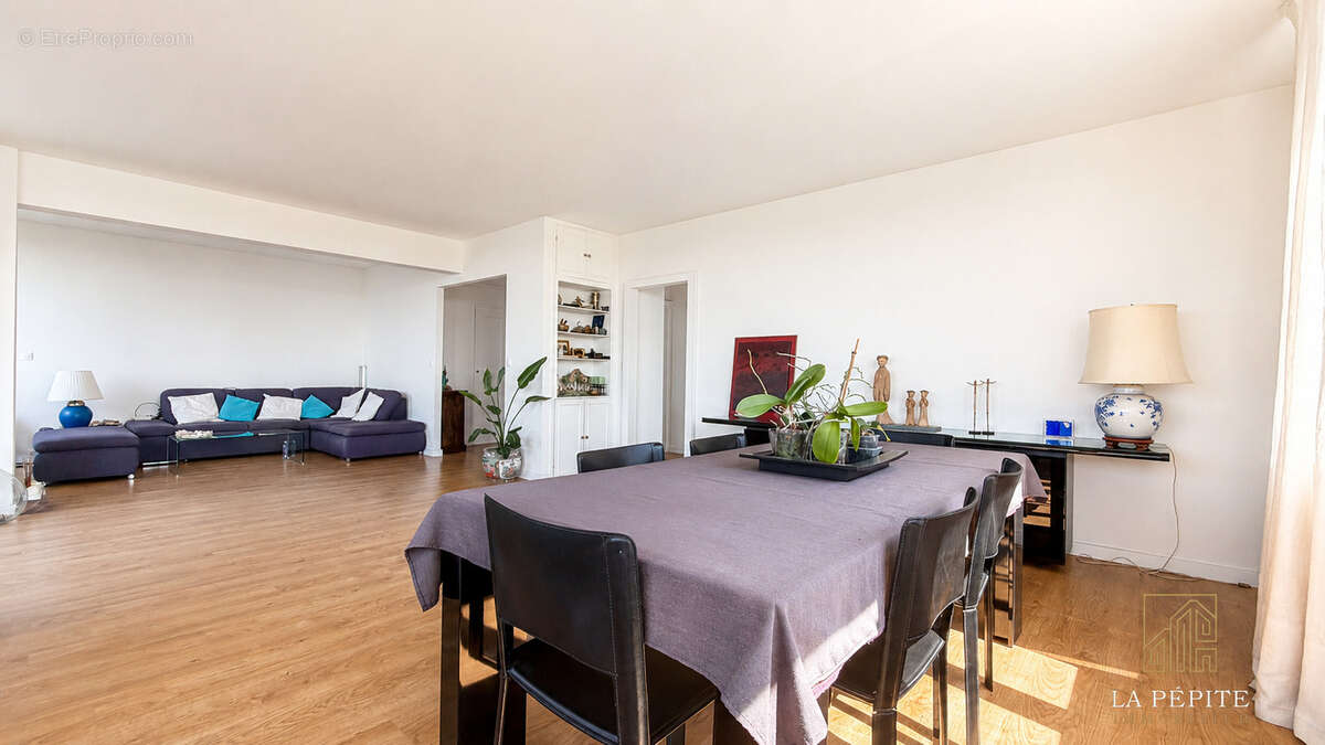Appartement t4 tranformé en t3 avec garage, cave et vue panoramique - photo 3
