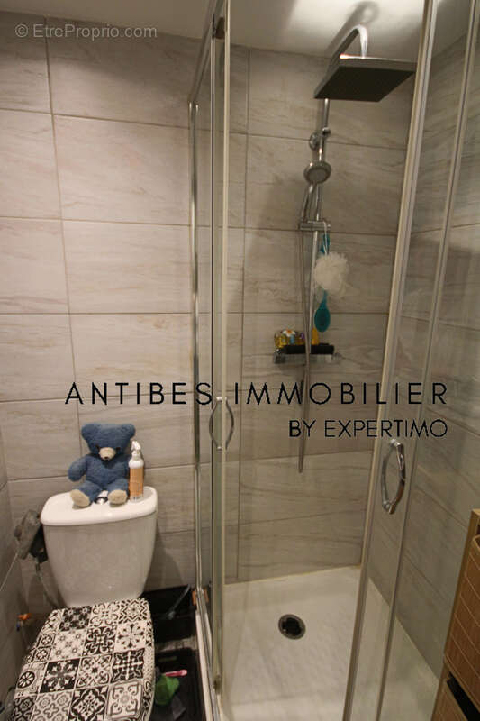 Appartement à VALLAURIS