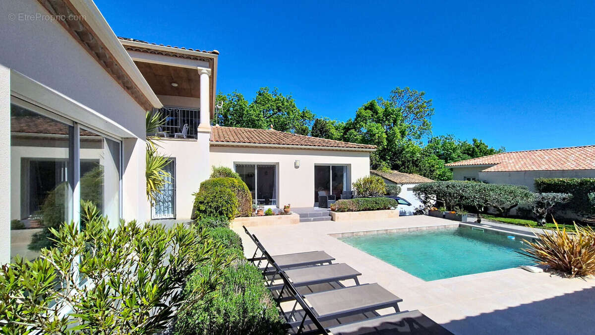 Villa contemporaine familiale de 220 m² en fond d'impasse, au calme et sans vis-à-vis - photo 4