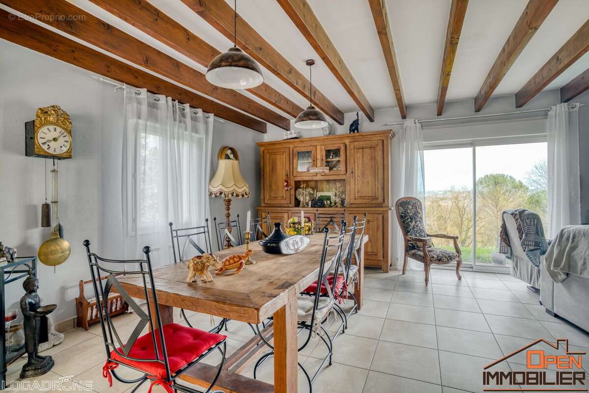 Appartement à ALLEZ-ET-CAZENEUVE