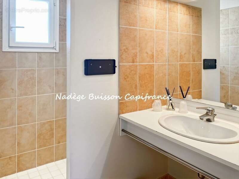 Appartement à COLLEVILLE-SUR-MER