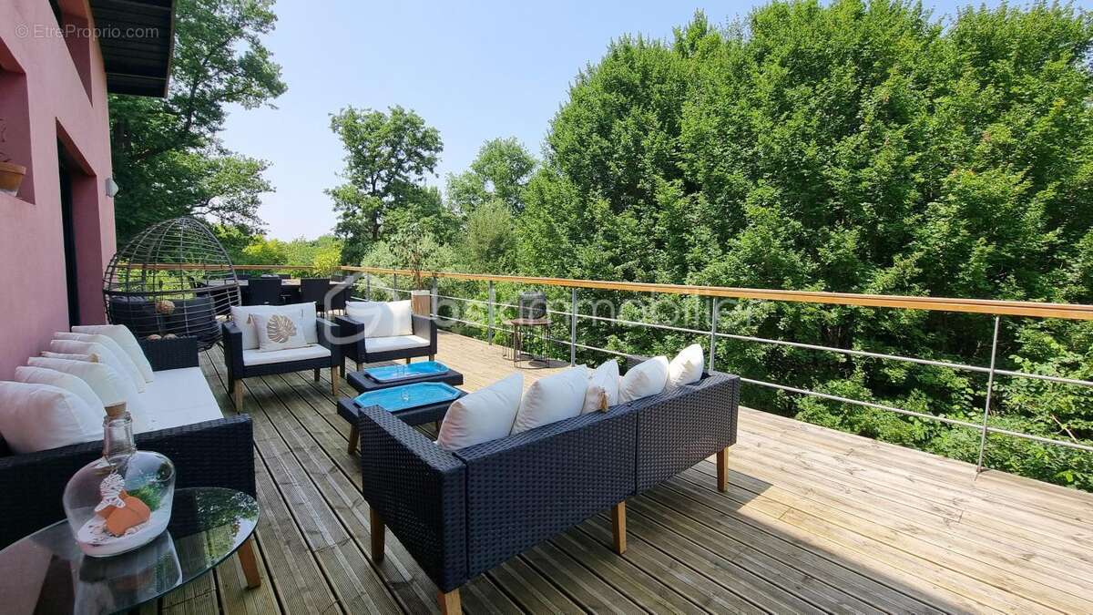 Maison à BUSSAC-SUR-CHARENTE