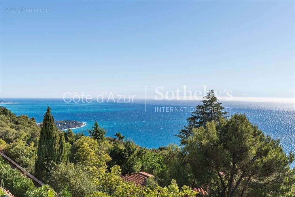 Appartement à LA TURBIE