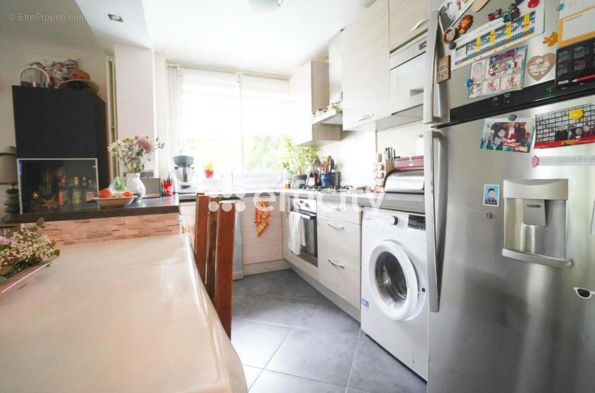 Appartement à FRESNES