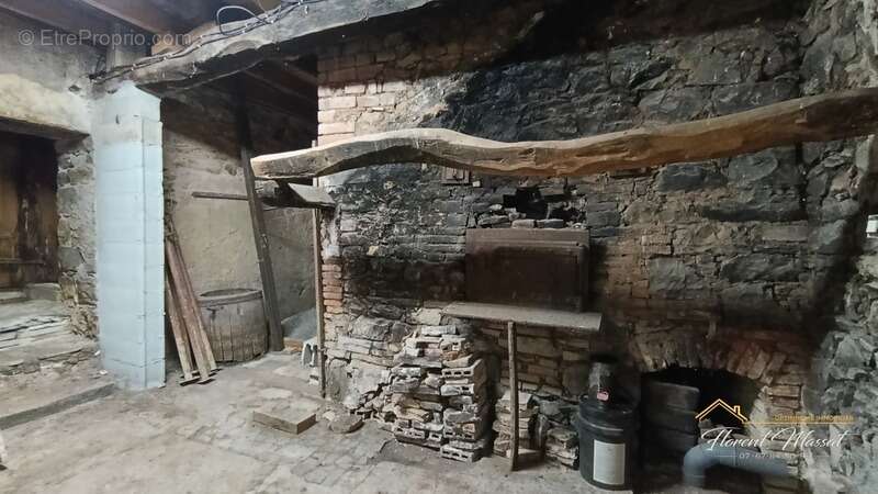Maison à LARROQUE