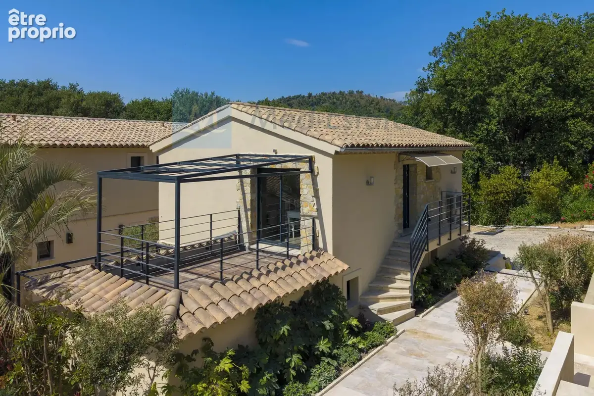Grimaud - Appartement d'exception avec piscine au pied du village de grimaud - photo 19