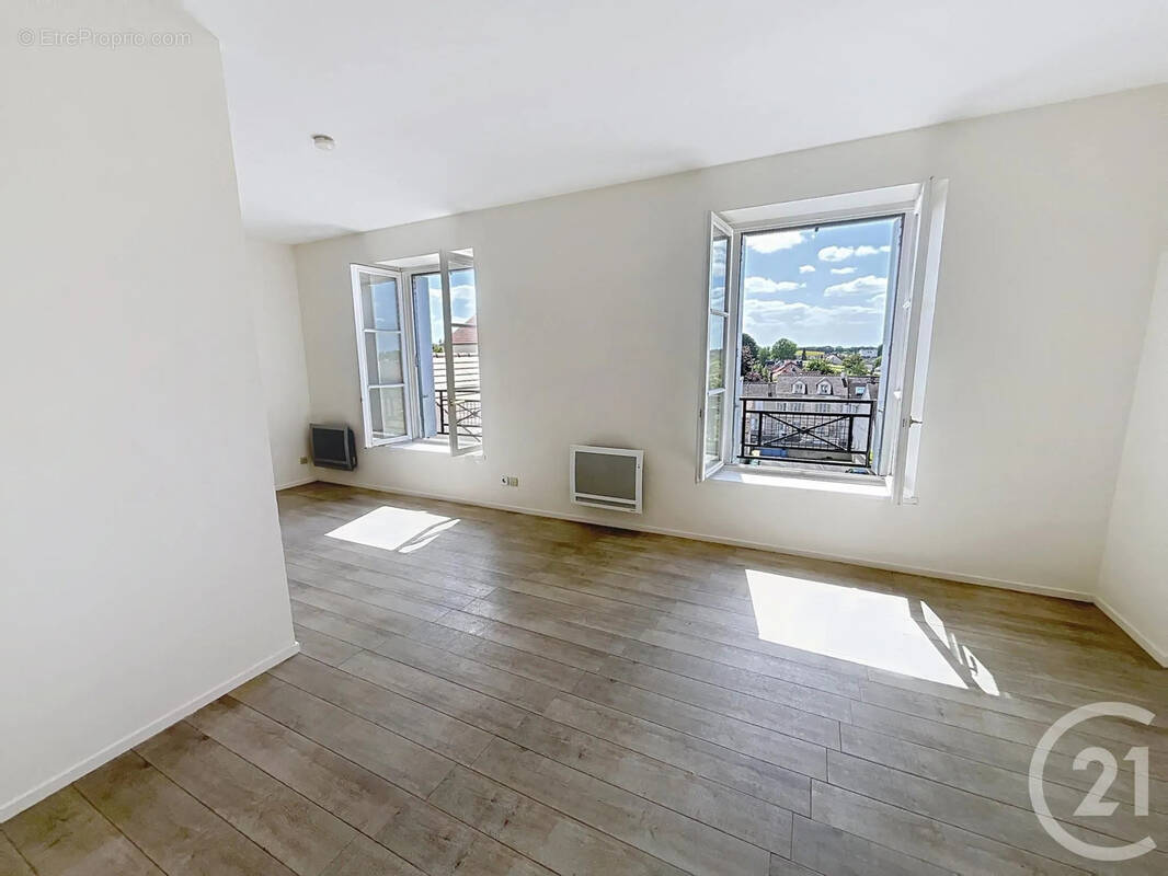 Appartement à BRIE-COMTE-ROBERT