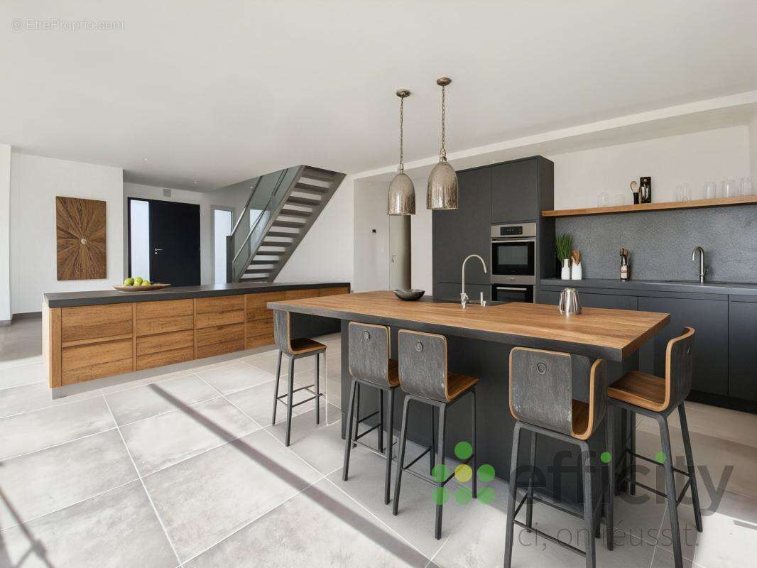 Maison à NEUVILLE-SUR-SARTHE