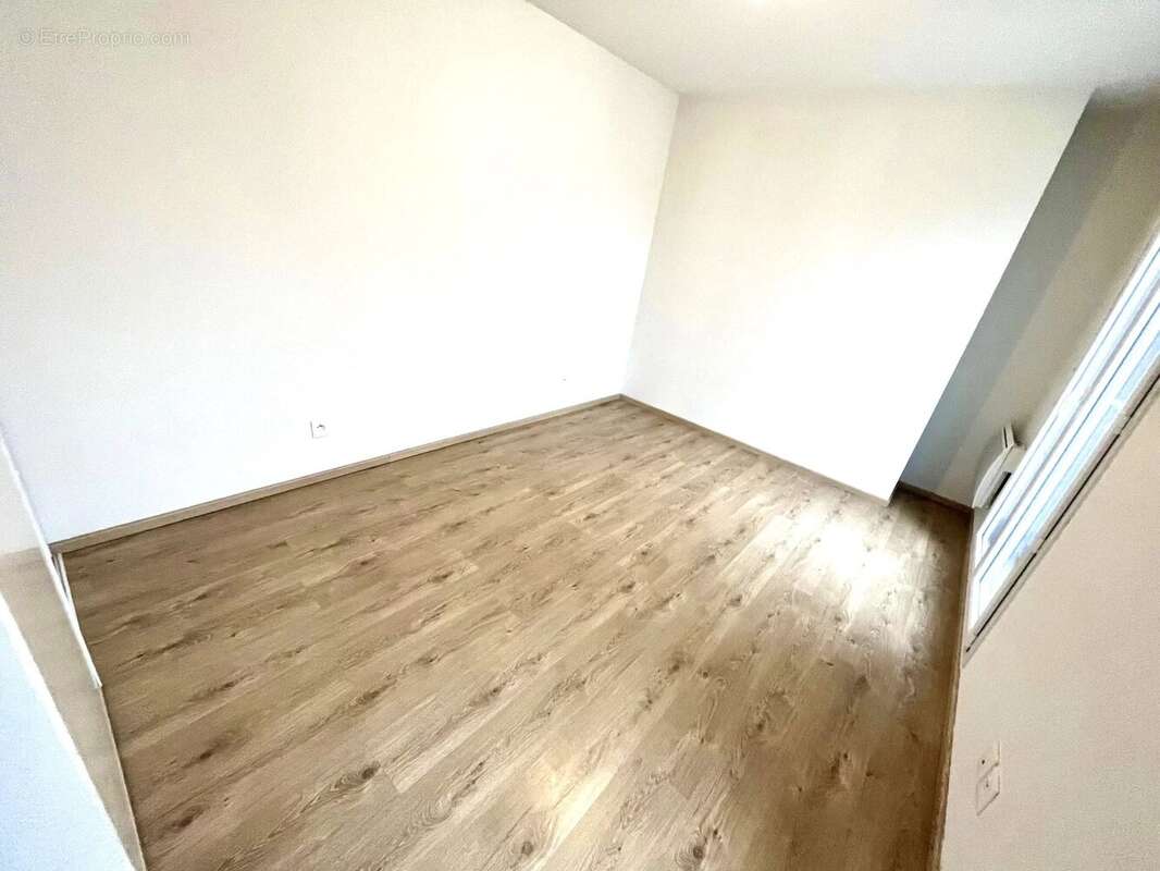 Appartement 3 pièces de 66 m² avec terrasse et double stationnement - photo 6