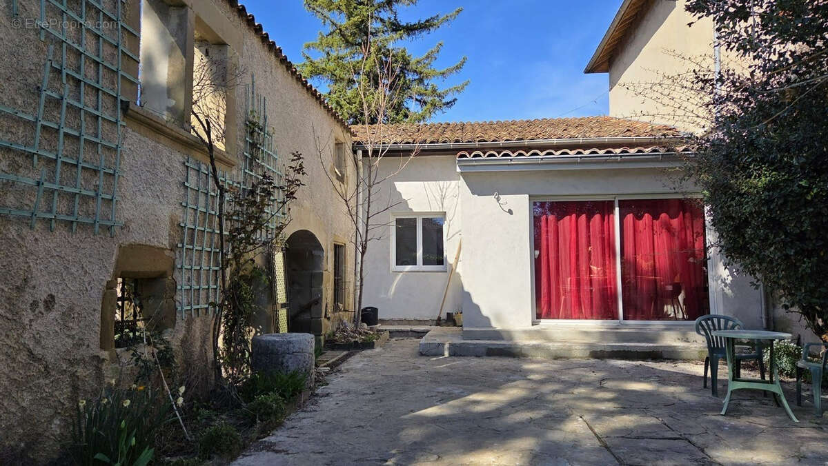Maison à ROMANS-SUR-ISERE