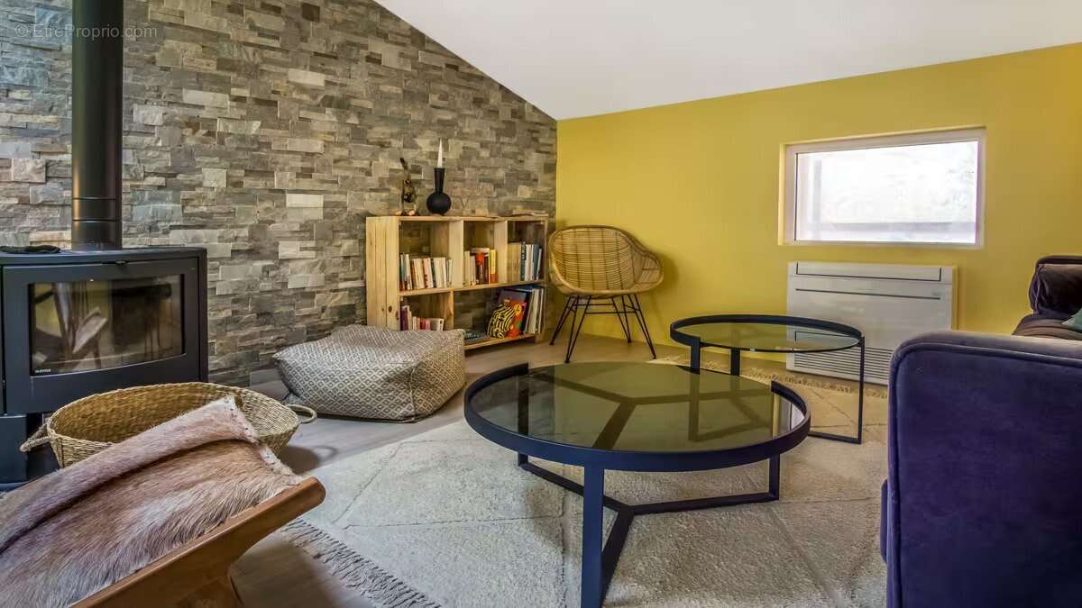 A Peyriac de mer,  maison + appartement, vue étangs. - photo 5