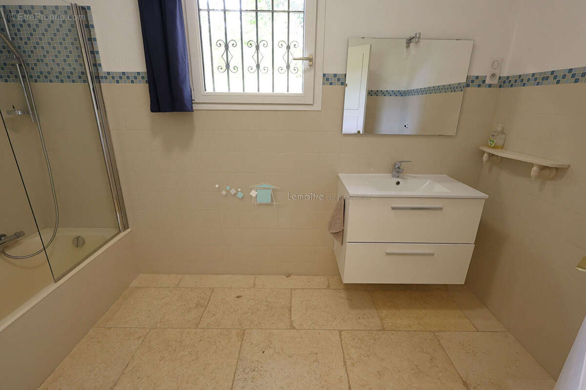 Maison à SAINT-CEZAIRE-SUR-SIAGNE