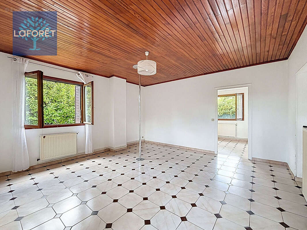 Maison à SAINT-GENIS-LAVAL