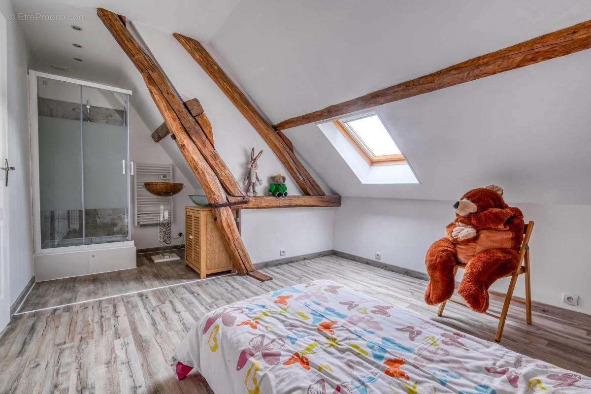 Maison à SAINT-LEU-D&#039;ESSERENT