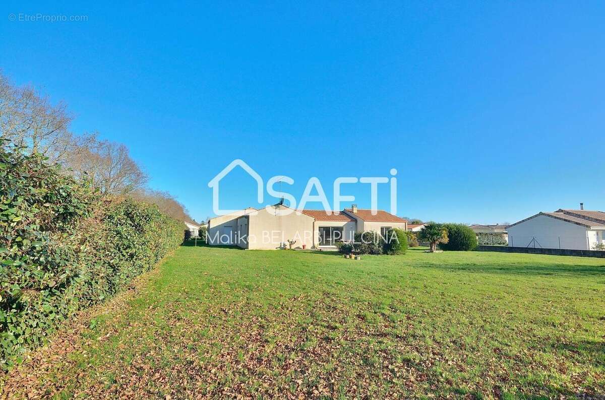 Photo 3 - Maison à POIROUX