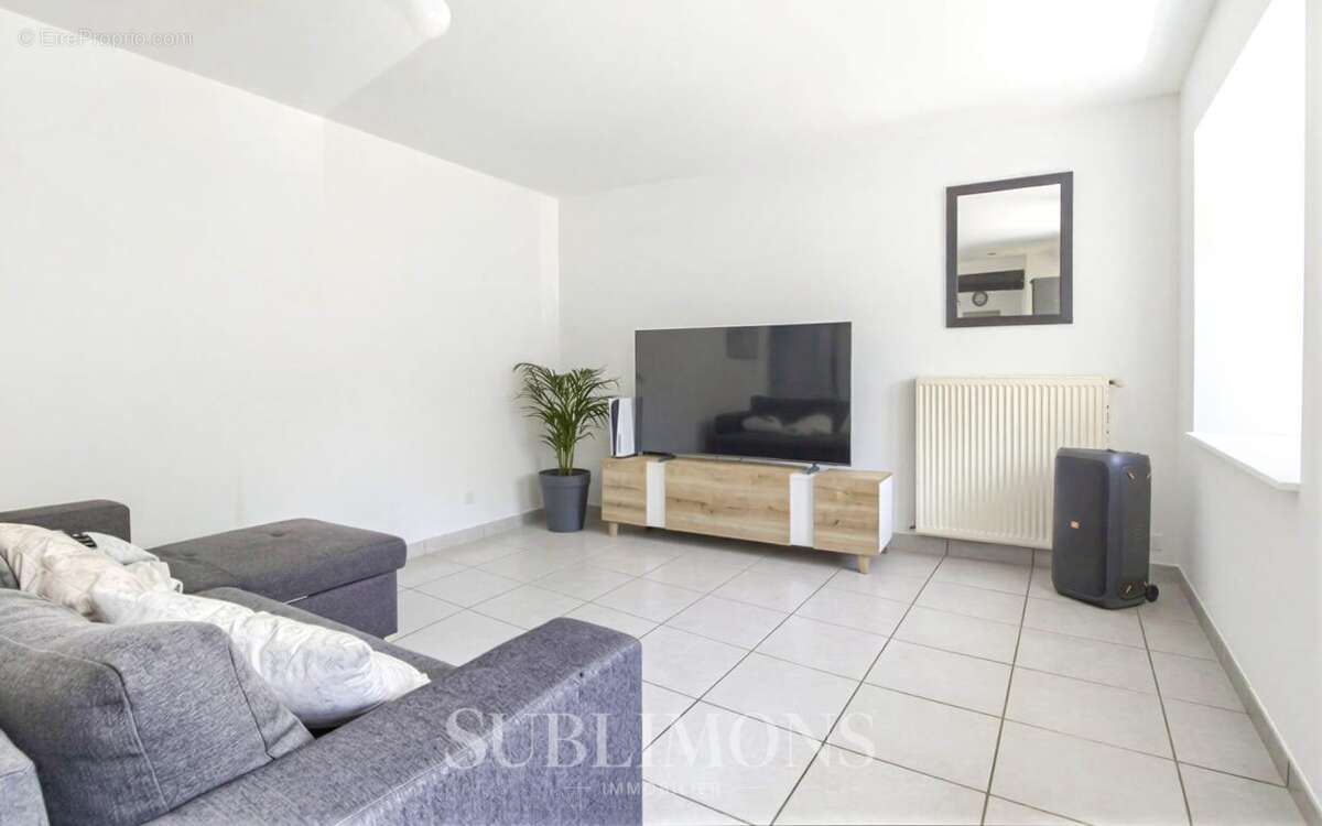 Maison en pierre de 140 m² à Sérent - 4 chambres, bureau et D - photo 2