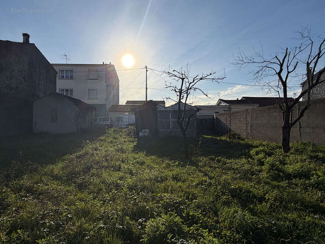 Terrain à ROCHEFORT