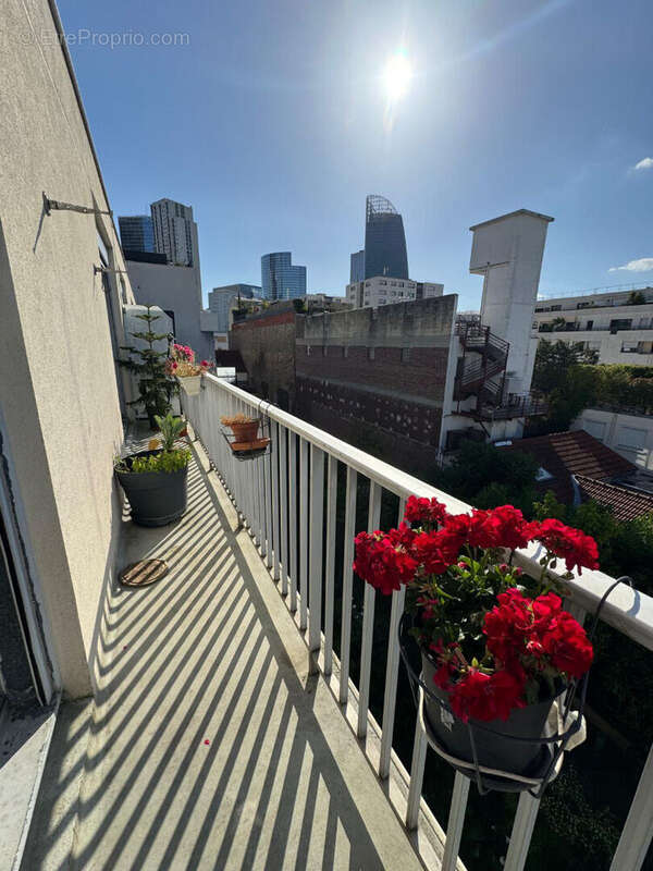 Appartement à COURBEVOIE