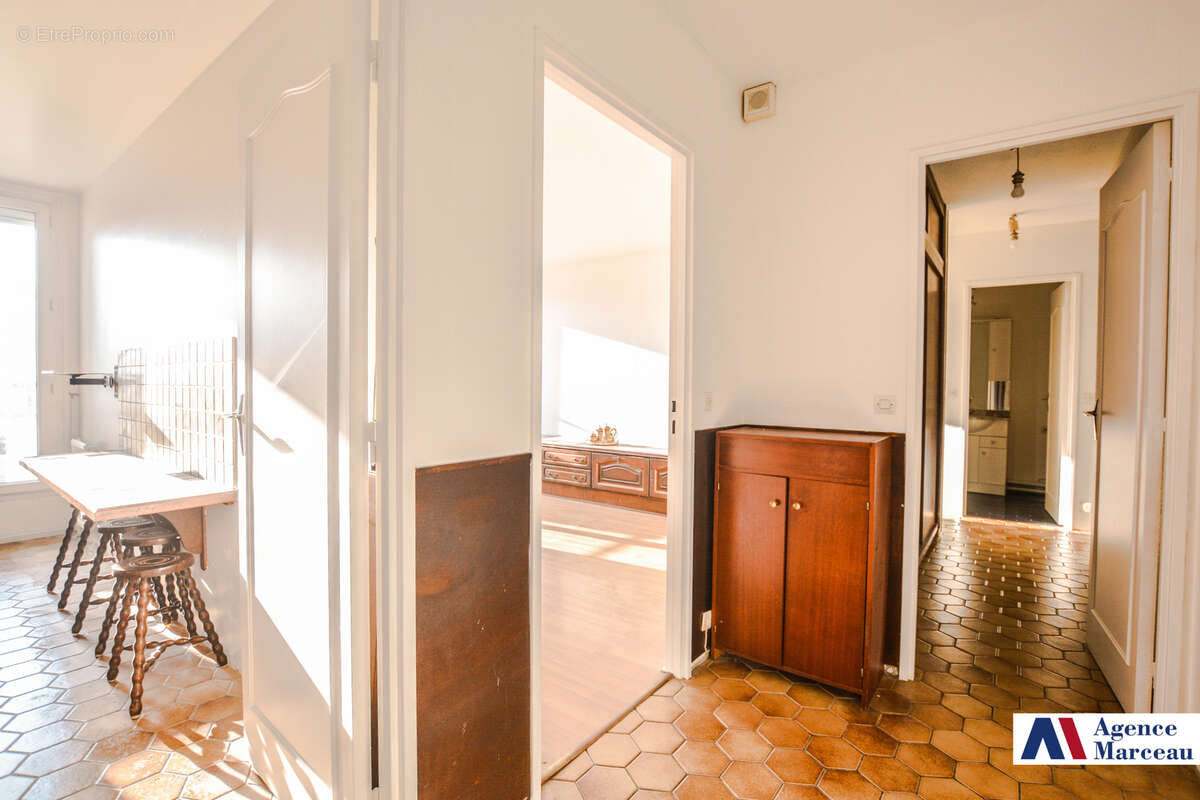 Appartement à COURBEVOIE