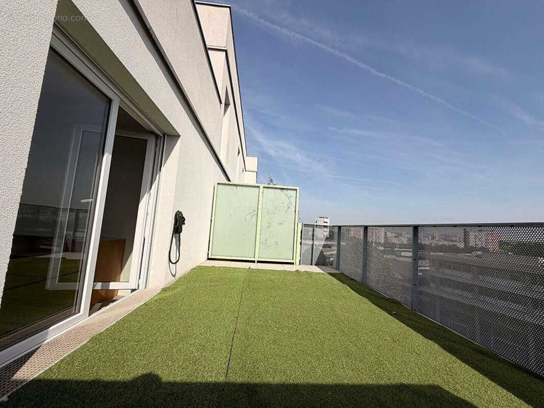 Appartement à VILLENEUVE-LA-GARENNE