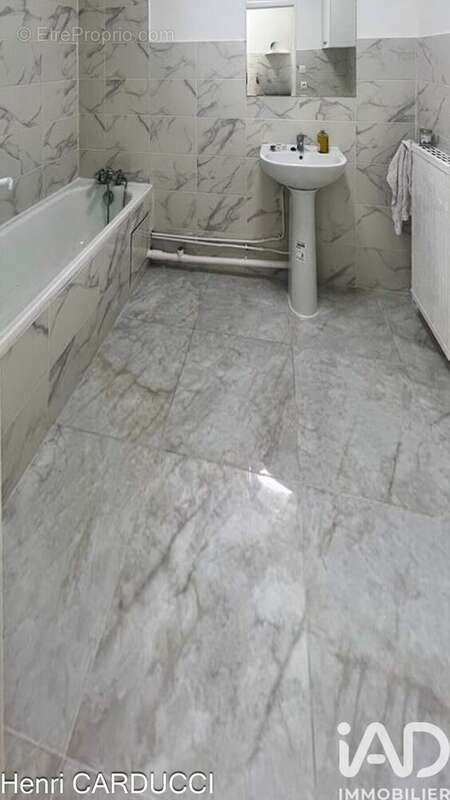 Photo 6 - Appartement à AUBERVILLIERS