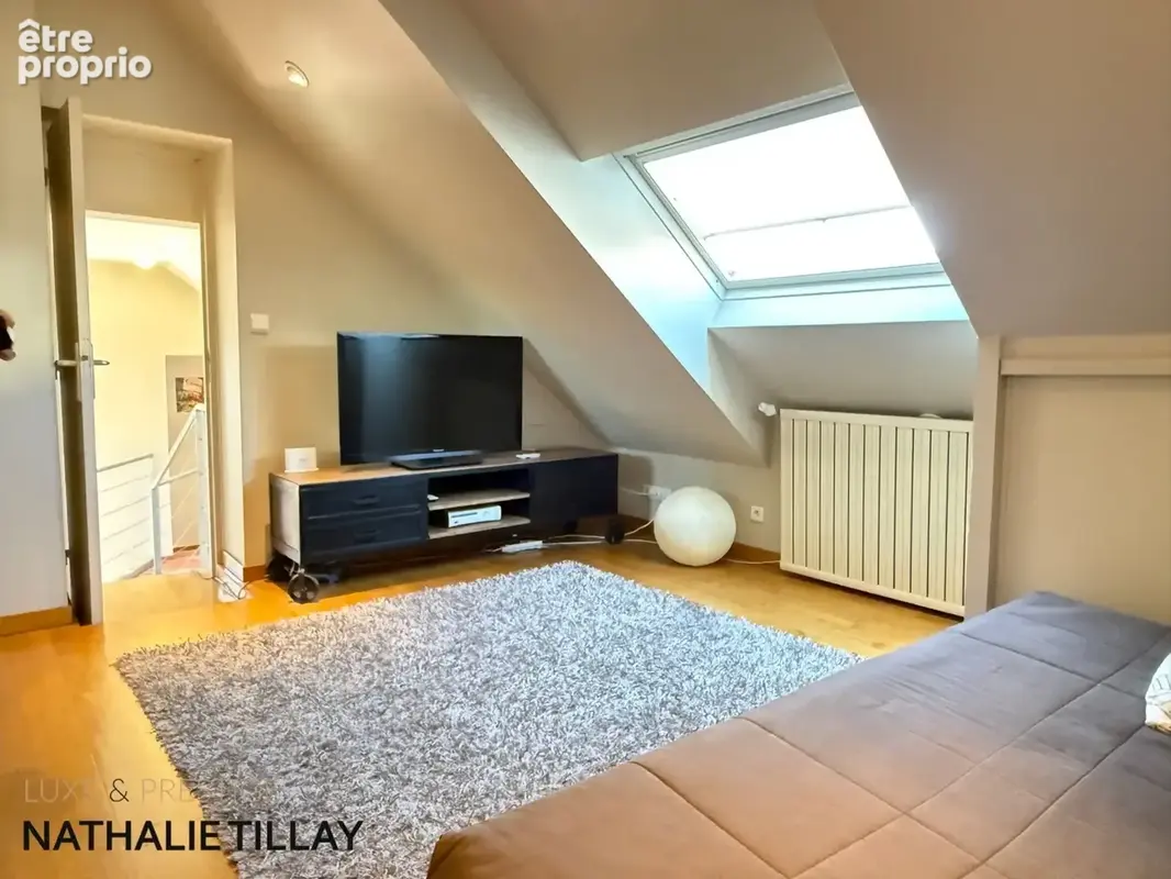 FLEURY LES AUBRAIS, maison familiale à vendre, jardin, garages et stationnements - photo 16