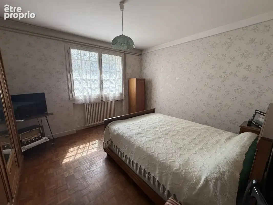 VILLENEUVE-SUR-LOT, maison des années 70 avec 5 chambres et jardin - photo 10