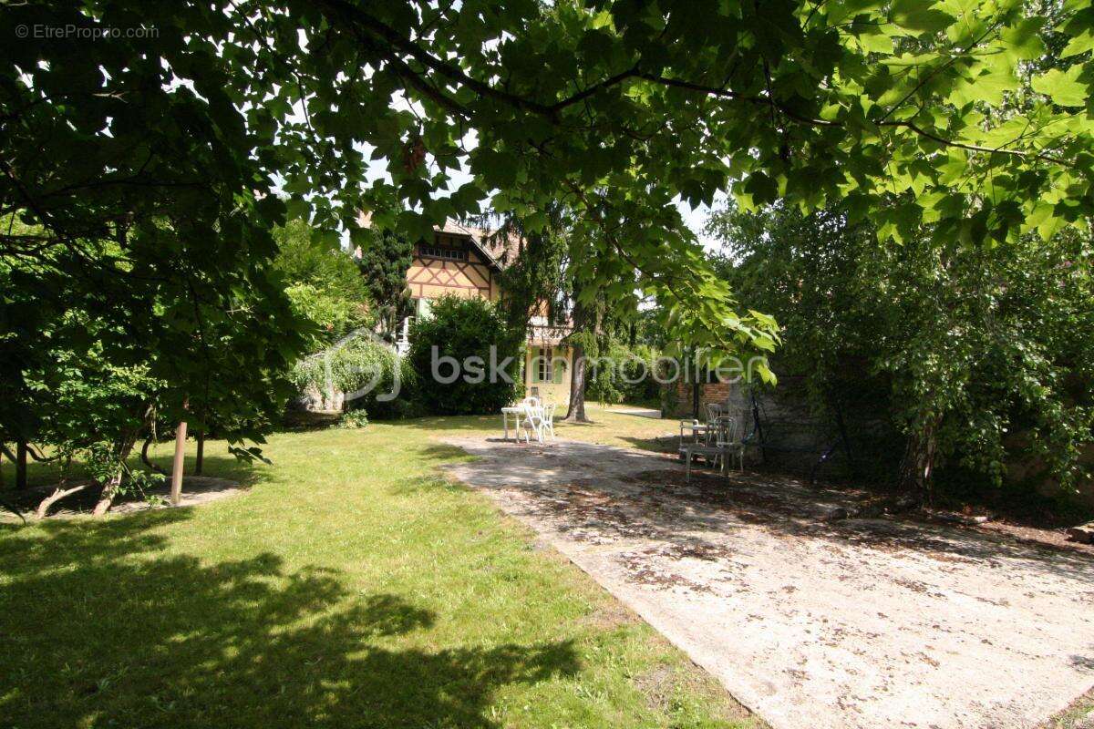 Maison à SAINT-CHERON