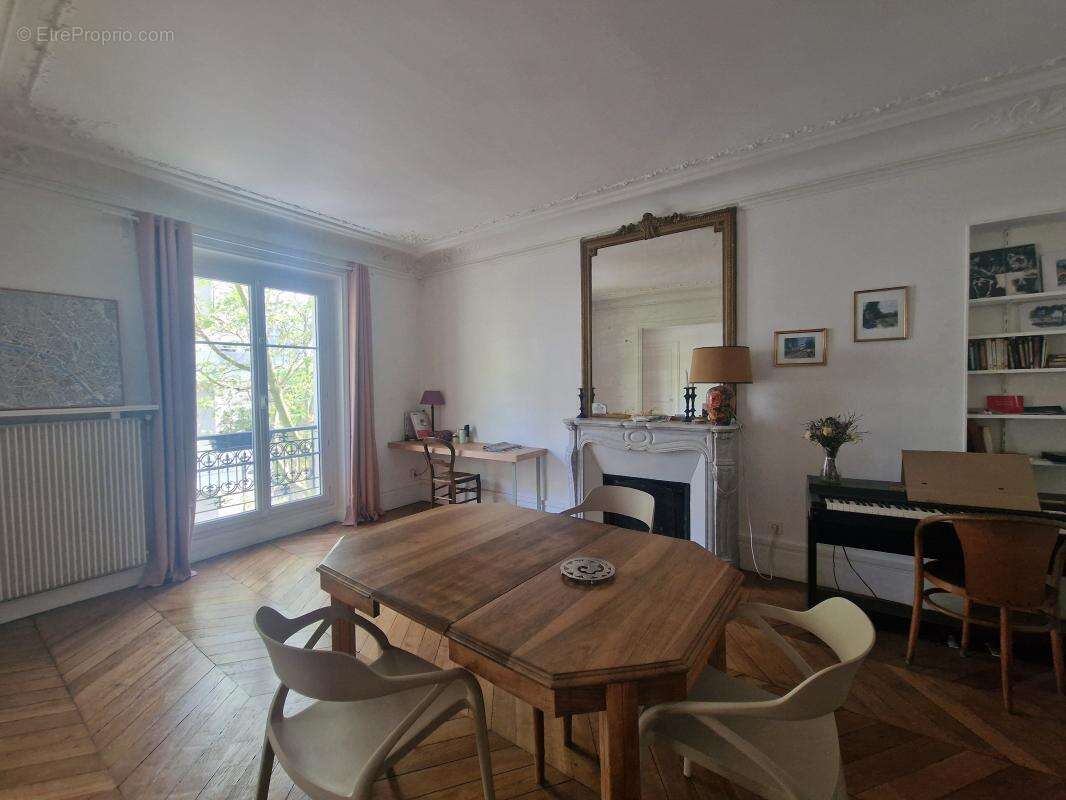 Appartement à PARIS-12E