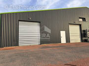 Commerce à SAINT-LAURENT-DE-LA-PREE