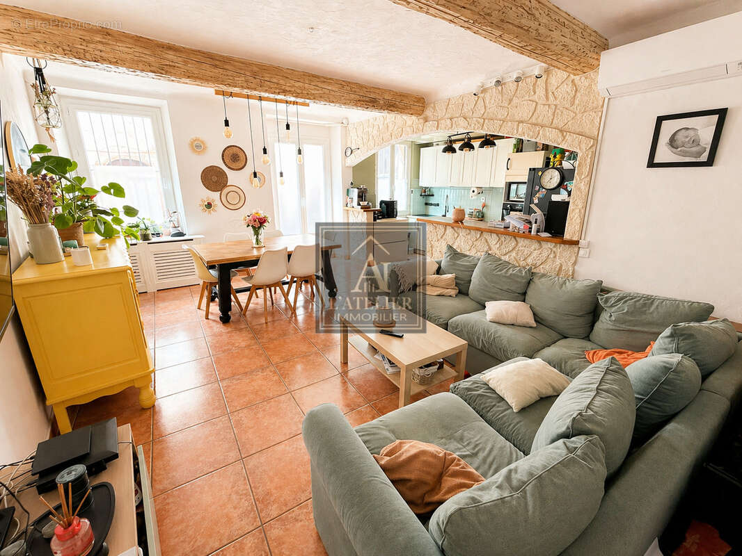 Maison de village de 142 m2 avec de nombreuses chambres, cave et grenier - photo 8